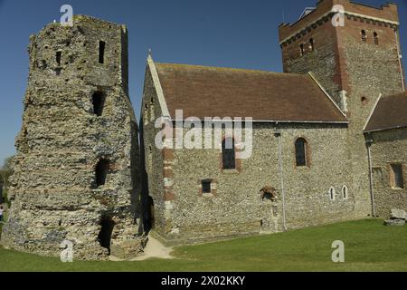 Prog Marie dans l'église de Castro et Roman Pharos, un ancien phare, au château de Douvres, Douvres, Kent, Angleterre, Royaume-Uni, Europe Banque D'Images