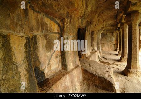 Temple de la grotte de Panchapandava, site du patrimoine mondial de l'UNESCO, Mahabalipuram, Tamil Nadu, Inde, Asie Banque D'Images