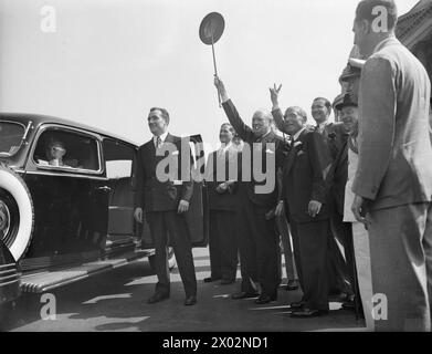 Le 19 mai 1943, le premier ministre Winston Churchill s'est adressé au Congrès américain à Washington dans un discours de 55 minutes diffusé dans le monde entier, accompagné de M. sol Bloom. Banque D'Images