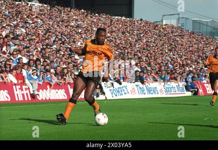 Portsmouth v Wolverhampton Wanderers at Fratton Park 24/9/94 Wolves Mark Walters Banque D'Images