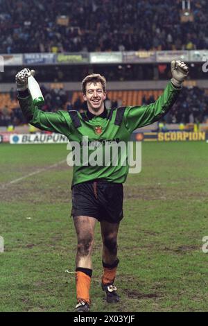 Wolverhampton Wanderers v Sheffield mercredi à Molineux FA Cup Replay 8/2/95 1-1 Wolves a remporté le tir de pénalité 4-3 Wolves gardien Paul Jones Banque D'Images