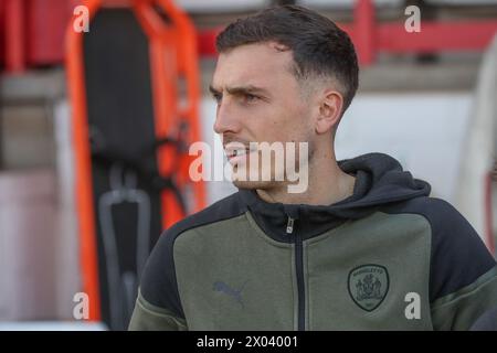 Josh Earl of Barnsley arrive lors du match de Sky Bet League 1 Stevenage vs Barnsley au Lamex Stadium, Stevenage, Royaume-Uni. 9 avril 2024. (Photo par Alfie Cosgrove/News images) à Stevenage, Royaume-Uni le 04/9/2024. (Photo par Alfie Cosgrove/News images/SIPA USA) crédit : SIPA USA/Alamy Live News Banque D'Images