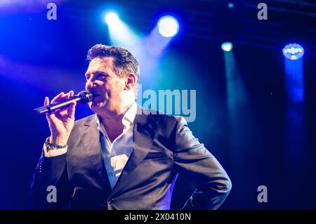 Torino, Italie. 2019. Le chanteur Tony Hadley s'est produit en direct sur la scène du GruVillage Festival. Crédit : Andrea Pinna Banque D'Images