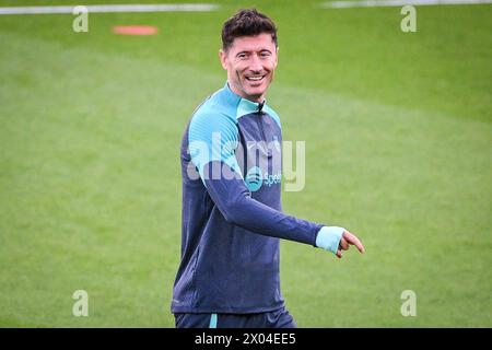 Paris, France. 09th Apr, 2024. Robert LEWANDOWSKI de Barcelone lors de la séance d'entraînement du FC Barcelone avant l'UEFA Champions League, quarts de finale, match de 1ère manche entre le Paris Saint Germain et le FC Barcelone le 9 avril 2024 au stade Parc des Princes à Paris, France - photo Matthieu Mirville/DPPI crédit : DPPI Media/Alamy Live News Banque D'Images