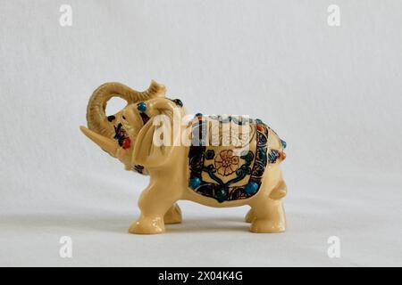 les figurines d'éléphants apportent chance, bonheur, sagesse, prudence, richesse Banque D'Images