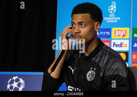 felix Nmecha lors de la conférence de presse après son arrivée à Madrid pour leur quart de finale de l'UEFA Champions League contre l'Atletico Madrid à Civitas Metropol Banque D'Images