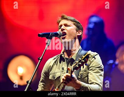 Londres, Royaume-Uni. 09th Apr, 2024. James Blunt se produit lors de sa tournée mondiale Who We Used To Be en 2024 au Royal Albert Hall de Londres, au Royaume-Uni. Crédit : LFP/Alamy Live News Banque D'Images