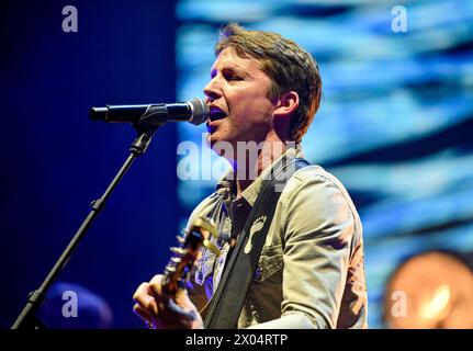 Londres, Royaume-Uni. 09th Apr, 2024. James Blunt se produit lors de sa tournée mondiale Who We Used To Be en 2024 au Royal Albert Hall de Londres, au Royaume-Uni. Crédit : LFP/Alamy Live News Banque D'Images