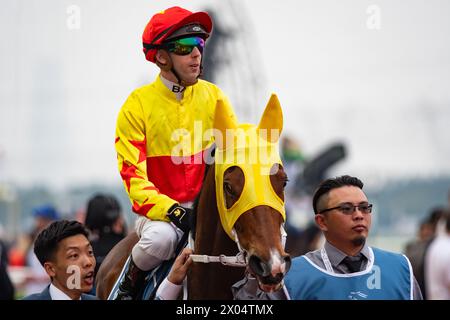 California Spangle et Brenton Avdulla prennent le départ avant le G1 Al Quoz Sprint 2024, hippodrome de Meydan. Crédit JTW Equine images / Alamy. Banque D'Images