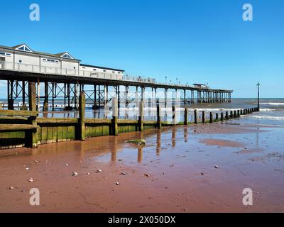 Royaume-Uni, South Devon, Teignmouth Pier et Town Beach. Banque D'Images