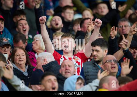 LEEDS, ANGLETERRE - 09 AVRIL : les fans de Sunderland lors du match de championnat Sky Bet entre Leeds United et Sunderland au stade Elland Road le 9 avril 2024 à Leeds, Angleterre. (Photo de Francisco Macia/photos Players images) Banque D'Images