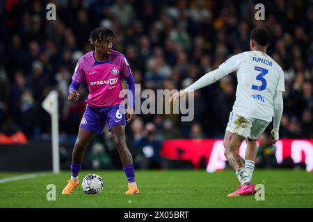 LEEDS, ANGLETERRE - 09 AVRIL : Timothee Pembele arrière droit du Sunderland FC en action lors du Sky Bet Championship match entre Leeds United et Sunderland au Elland Road Stadium le 9 avril 2024 à Leeds, Angleterre. (Photo de Francisco Macia/photos Players images) Banque D'Images