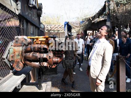 Austin, Texas. Mar. 8, 2023. Fallout met en vedette Walton Goggins et Aaron Moten et les créateurs Todd Howard et Jonathan Nolan lors de l'activation d'Amazon SXSW. Banque D'Images