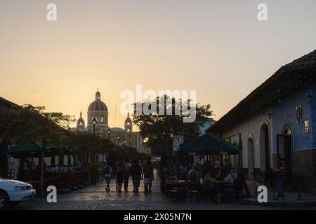 L'architecture coloniale domine la ville de Grenade, Nicaragua, une destination touristique populaire en Amérique latine Banque D'Images