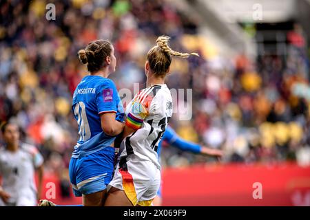 AIX-LA-CHAPELLE, ALLEMAGNE - 9 AVRIL 2024 : Karolína Lea Vilhjalmsdottir, Giulia Gwinn, le match de football de l'Allemagne contre l'île à New Tivoli Banque D'Images