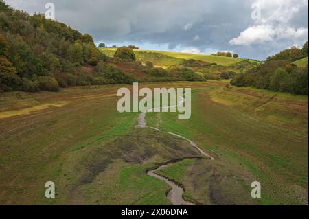 Un réservoir de Wimbleball très sec en octobre 2022 sur Exmoor, Somerset, Angleterre, Royaume-Uni. Banque D'Images