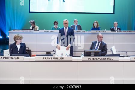 ZAANDAM - PDG Frans Muller et d'autres membres du conseil d'administration avant l'Assemblée générale des actionnaires du groupe de supermarchés Ahold Delhaize. ANP JEROEN JUMELET pays-bas OUT - belgique OUT Banque D'Images