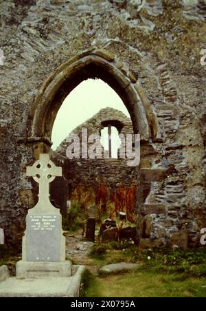 Blick auf die ruine des ehemaligen Kloster Clonmacnoise Comté d'Irland Offaly ruine Clonmacnoise *** vue des ruines de l'ancien monastère de Clonmacnoise Comté d'Irlande Offaly ruines de Clonmacnoise Banque D'Images