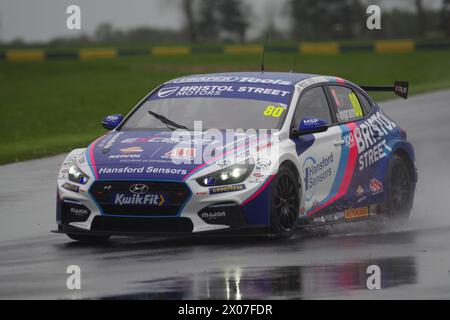 Dalton on Tees, 10 avril 2024. Tom Ingram au volant d'une Hyundai i30N pour Bristol Street Motors lors d'une journée d'essai BTCC au circuit Croft. Crédit : Colin Edwards/Alamy Live News. Banque D'Images