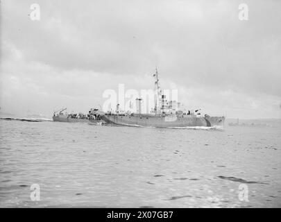 HMS ROWENA, DRAGUEUR DE MINES DE CLASSE ALGERINE. 2 SEPTEMBRE 1944, GREENOCK. - , Banque D'Images