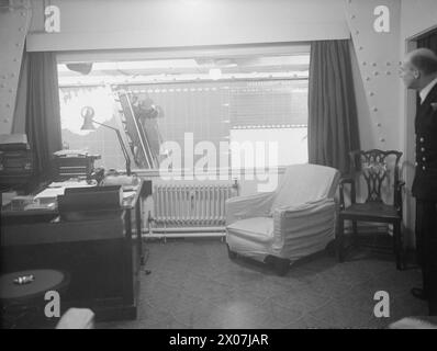 BUREAU DU COMMANDANT EN CHEF DES APPROCHES OCCIDENTALES. 21 JUIN 1943, MAISON DERBY. - Le bureau de l'amiral Sir Max K Horton, KCB, DSO, commandant en chef, Western Approaches Banque D'Images