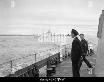 À BORD DU DESTROYER HMS BEDOUIN. SEPTEMBRE 1941. - HMS ESKIMO en mer Royal Navy, ESKIMO (HMS), frégate Banque D'Images