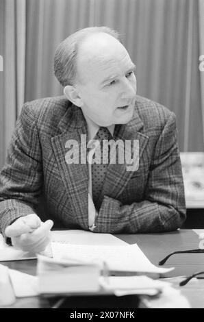 Réel 7 - 1 - 1973 : lutter pour la population de MjösaThe Mjø se prépare à lutter contre le spectre de la pollution. Les ménagères ouvrent la voie avec une action contre les détergents riches en phosphates. Maintenant LO a présenté un plan pour le plus grand lac du pays. Photo : Sverre A. Børretzen / Aktuell / NTB ***PHOTO NON TRAITÉE*** Banque D'Images