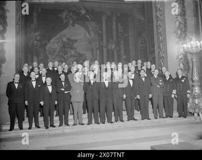 Le 8 mai 1944, le Conseil de l'Amirauté organise un dîner dans le Painted Hall du Royal Naval College de Greenwich, pour les premiers ministres d'Australie, du Canada, d'Afrique du Sud et de Nouvelle-Zélande, présidé par le premier lord de l'Amirauté A V Alexander. Banque D'Images