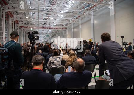 Torino, Italie. 10 avril 2024. Carlos Tavares participe à la conférence de presse lors de la présentation du projet &#x201c;Mirafiori Automotive Park 2030&#x201d ;, la nouvelle usine de production de transmissions électrifiées innovantes pour les véhicules hybrides et PHEV des marques du Groupe Stellantis. Turin, Italie - mercredi 10 avril 2024 - moteurs - ( photo Alberto Gandolfo/LaPresse ) crédit : LaPresse/Alamy Live News Banque D'Images