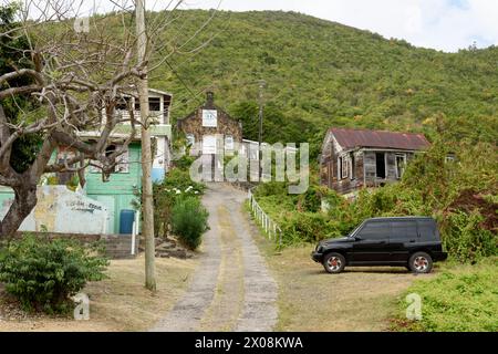 Piste montante menant à l'église catholique St Michael, Port Elizabeth, Bequia Island, St Vincent et les Grenadines, Caraïbes Banque D'Images