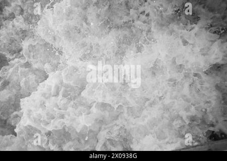 Aktuell 34-1-1973 : Storfiske på Oslo havnBrislingen skyr ikke kloakkutslipene fra storbyen. Tusenvis av skjepper som er fanget like utenfor det indre havneområdet av Oslo blir til delikate 'sardiner' som spises Med stor appetitt. Foto : ODD Ween / Aktuell / NTB ***FOTO IKKE BILDEBEHANDLET*** ce texte a été traduit automatiquement! Banque D'Images