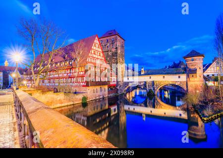 Nuremberg, Allemagne. L'entrepôt des vins (Weinstadel) sur les rives de la rivière Pegnitz. Franconie, Bavière. Banque D'Images