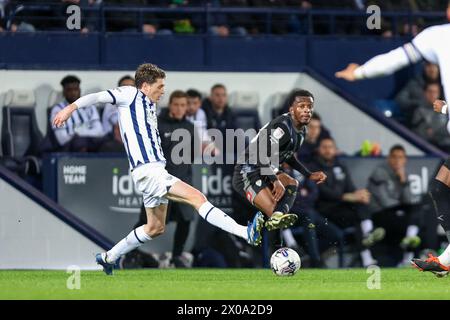 West Bromwich, Royaume-Uni. 10 avril 2024. Adam Reach de West Bromwich Albion se déplace pour intercepter lors de l'EFL Sky Bet Championship match entre West Bromwich Albion et Rotherham United aux Hawthorns, West Bromwich, Angleterre le 10 avril 2024. Photo de Stuart Leggett. Utilisation éditoriale uniquement, licence requise pour une utilisation commerciale. Aucune utilisation dans les Paris, les jeux ou les publications d'un club/ligue/joueur. Crédit : UK Sports pics Ltd/Alamy Live News Banque D'Images