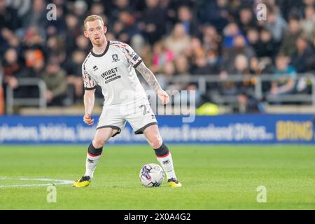 Lewis O'Brien de Middlesbrough lors du Sky Bet Championship match entre Hull City et Middlesbrough au MKM Stadium, Kingston upon Hull le mercredi 10 avril 2024. (Photo : Trevor Wilkinson | mi News) crédit : MI News & Sport /Alamy Live News Banque D'Images