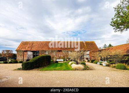 Bix Manor, un lieu de mariage historique converti du 17ème siècle classé tisane II grange à Bix, un village près de Henley-on-Thames, dans le sud de l'Oxfordshire Banque D'Images