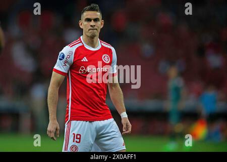 Porto Alegre, Brésil. 10 avril 2024. Rafael Borre de l'Internacional, lors du match entre l'Internacional et Tomayapo pour le 2e tour du groupe C de la Copa Sudamericana 2024, au stade Beira-Rio, à Porto Alegre, Brésil, le 10 avril. Photo : Max Peixoto/DiaEsportivo/Alamy Live News crédit : DiaEsportivo/Alamy Live News Banque D'Images