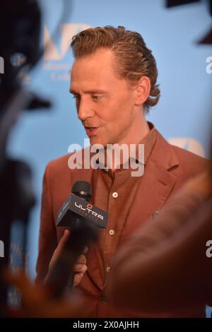 Miami, Floride, États-Unis. 09th Apr, 2024. L'acteur Tom Hiddleston participe au 41e Festival du film de Miami pour recevoir le Variety Virtuoso Award au Adrienne Arsht Center for the Performing Arts - Knight concert Hall le 9 avril 2024 à Miami, Floride. Crédit : Mpi10/Media Punch/Alamy Live News Banque D'Images