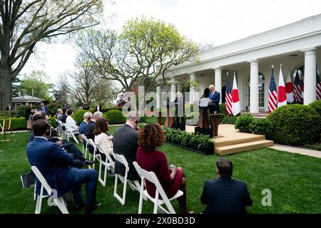 (240411) -- WASHINGTON, D.C., 11 avril 2024 (Xinhua) -- le président américain Joe Biden (à droite, sur le podium) et le premier ministre japonais Fumio Kishida (à gauche, sur le podium) tiennent une conférence de presse conjointe à la Maison Blanche à Washington, DC, États-Unis, le 10 avril 2024. (Xinhua/Liu Jie) crédit : Liu Jie/Xinhua/Alamy Live News Banque D'Images