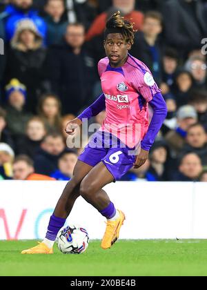 Leeds, Royaume-Uni. 09th Apr, 2024. Timothee Pembele de Sunderland lors du Leeds United FC v Sunderland AFC Sky Bet EFL Championship match à Elland Road, Leeds, Royaume-Uni le 9 avril 2024 Credit : Every second Media/Alamy Live News Banque D'Images