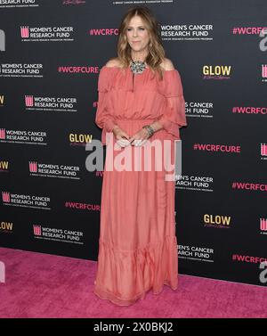 Los Angeles, États-Unis. 10 avril 2024. Rita Wilson arrive à la SOIRÉE INOUBLIABLE au profit du Fonds de recherche sur le cancer des femmes qui s'est tenue au Beverly Wilshire, Un hôtel four Seasons à Beverly Hills, CA le mercredi, ?avril 10, 2024. (Photo de Sthanlee B. Mirador/Sipa USA) crédit : Sipa USA/Alamy Live News Banque D'Images