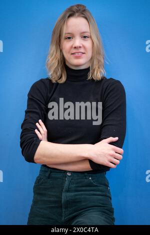 Kuerzungen abwenden, Zukunftsinvestitionen sicherstellen : für einen Kurswechsel in der Finanz- und Haushaltspolitik Carla Reemtsma, Fridays for future im Portrait in der Bundespressekonferenz zur Vorstellung des Thema Kuerzungen abwenden, Zukunftsinvestitionen sicherstellen: für einen Kurswechsel in der Finanz- und Haushaltspolitik, Berlin , 11.04.2024 Berlin Berlin Deutschland *** éviter les coupures, assurer les investissements futurs pour un changement de cap dans la politique financière et budgétaire Carla Reemtsma, Fridays for future en portrait lors de la conférence de presse fédérale sur la présentation du thème AVE Banque D'Images