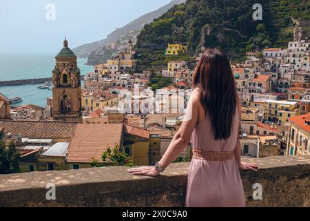 Image de la ville d'Amalfi sur la côte amalfitaine, en Italie. Banque D'Images