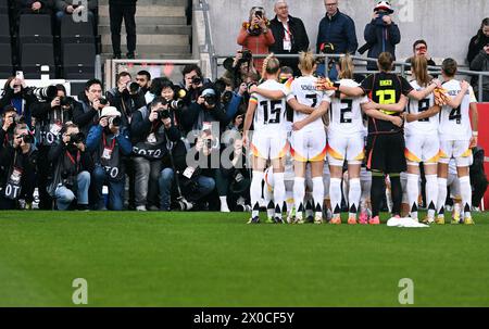 Football, Allemagne, équipe nationale féminine, qualification au Championnat d'Europe, Tivoli Aix-la-Chapelle : photo de l'équipe Allemagne avec photographes. Banque D'Images