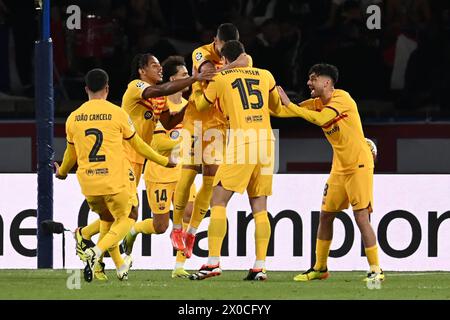 Paris, France. 10 avril 2024. © Julien Mattia/le Pictorium/MAXPPP - Paris 10/04/2024 Julien Mattia/le Pictorium - 10/04/2024 - France/Ile-de-France/Paris - 3eme but du FC Barcelone lors du quart de finale de Ligue des Champions entre le PSG et le FC Barcelone au Parc des Princes, le 10 avril 2024 - no va, no valeurs actuelles, pas de JDD, JDD out, pas de russie, russie OUT/10/04/2024 - France/Ile-de-France (région)/Paris - 3ème but de Barcelone lors du quart de finale de la Ligue des Champions entre le PSG et le FC Barcelone au Parc des Princes, le 10 avril 2024. Crédit : MAXPPP/Alamy Live News Banque D'Images