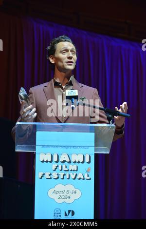 Miami, États-Unis. 09th Apr, 2024. MIAMI, FLORIDE - 09 AVRIL : L'acteur Tom Hiddleston assiste au 41e Festival du film de Miami pour recevoir le prix Variety Virtuoso au Adrienne Arsht Center for the Performing Arts - Knight concert Hall le 9 avril 2024 à Miami, Floride. (Photo de JL/Sipa USA) crédit : Sipa USA/Alamy Live News Banque D'Images