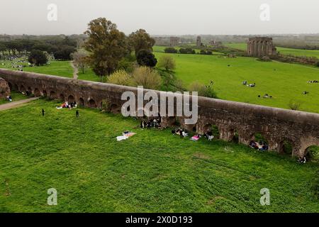 Roma, Italie. 11 avril 2024. Parc aqueducs à Rome, Italie - 11 avril 2024 ( photo par Alfredo Falcone/LaPresse ) crédit : LaPresse/Alamy Live News Banque D'Images