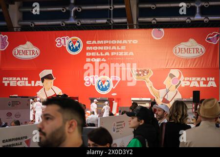 STG World Classic Napolitan Pizza Championships à Parme 2024 10/04/2024 Parme, le 31ème Championnat du monde STG Napolitan Pizza a eu lieu à la foire de la ville plus d'un millier de concurrents du monde entier ont concouru pour remporter le prix du meilleur chef pizza dans le monde dans l'image: Parma Fiera di Parma Parma italia Copyright : xFABIOxSASSOxFABIOxSASSOx 2L8A1965A Banque D'Images