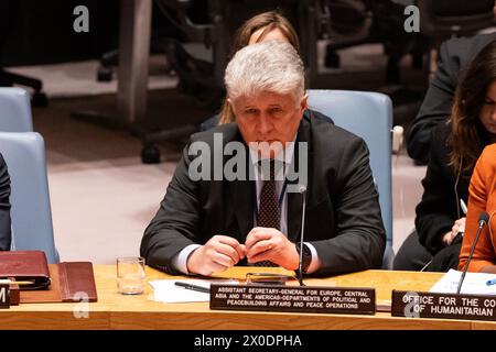 Miroslav Jenca, sous-secrétaire général pour l'Europe, l'Asie centrale et les Amériques, Département des affaires politiques et de consolidation de la paix et opérations de paix, assiste à la réunion du Conseil de sécurité sur le maintien de la paix et de la sécurité en Ukraine au siège de l'ONU à New York le 11 avril 2024 Banque D'Images