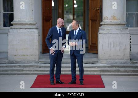 Le premier ministre polonais Donald Tusk tient une réunion sur l'ordre du jour stratégique à Varsovie. Le premier ministre des Polands, Donald Tusk, accueille le président du Conseil européen, Charles Michel, avant la réunion sur l'agenda stratégique, le jeudi 11 avril 2024 à Varsovie, en Pologne. Varsovie Pologne Copyright : xAleksanderxKalkax Banque D'Images