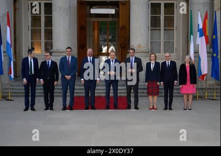 Le premier ministre polonais Donald Tusk tient une réunion sur l'ordre du jour stratégique à Varsovie. Le président du Conseil européen Charles Michel, la secrétaire générale du Conseil européen Therese Blanchet, le premier ministre estonien Kaja Kallas, le premier ministre grec Kyriakos Mitsotakis, le premier ministre finlandais Peter Orpo, le premier ministre irlandais Taoiseach Simon Harris, le premier ministre luxembourgeois Luc Frieden, Pedro Sanchez, premier ministre de l'Espagne, et Donald Tusk, premier ministre des Polands, posent pour une photo de famille lors de la réunion sur l'agenda stratégique, le jeudi 11 avril 2024 à Varsovie, en Pologne. Varsovie Pologne Copyright : xAleksanderxKalkax Banque D'Images